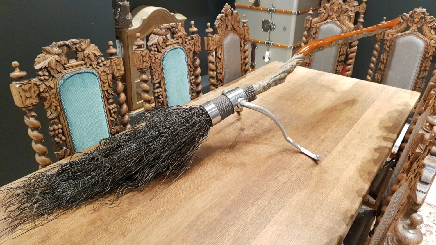 Balai Eclair De Feu - Noble Collection Harry Potter 8 Balai Eclair De Feu - Noble Collection Harry Potter – Image 6