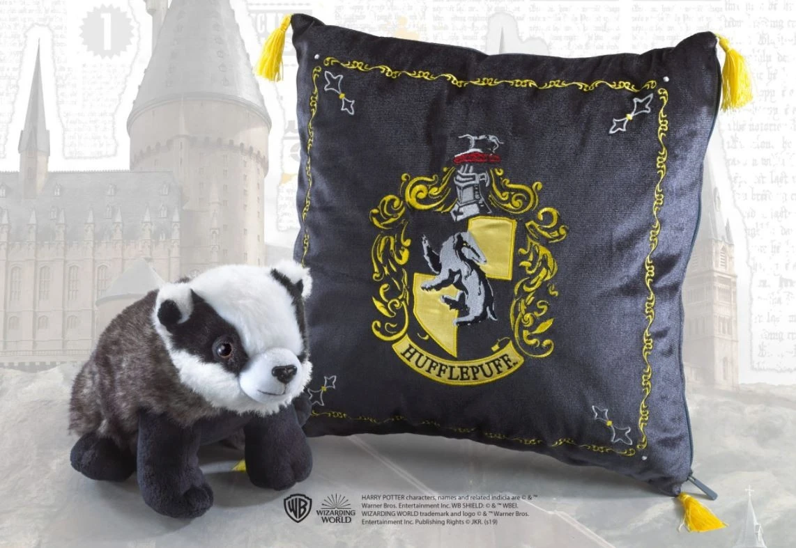 Coussin Poufsouffle Et Peluche - Noble Collection - Harry Potter 3 Coussin Poufsouffle Et Peluche - Noble Collection - Harry Potter