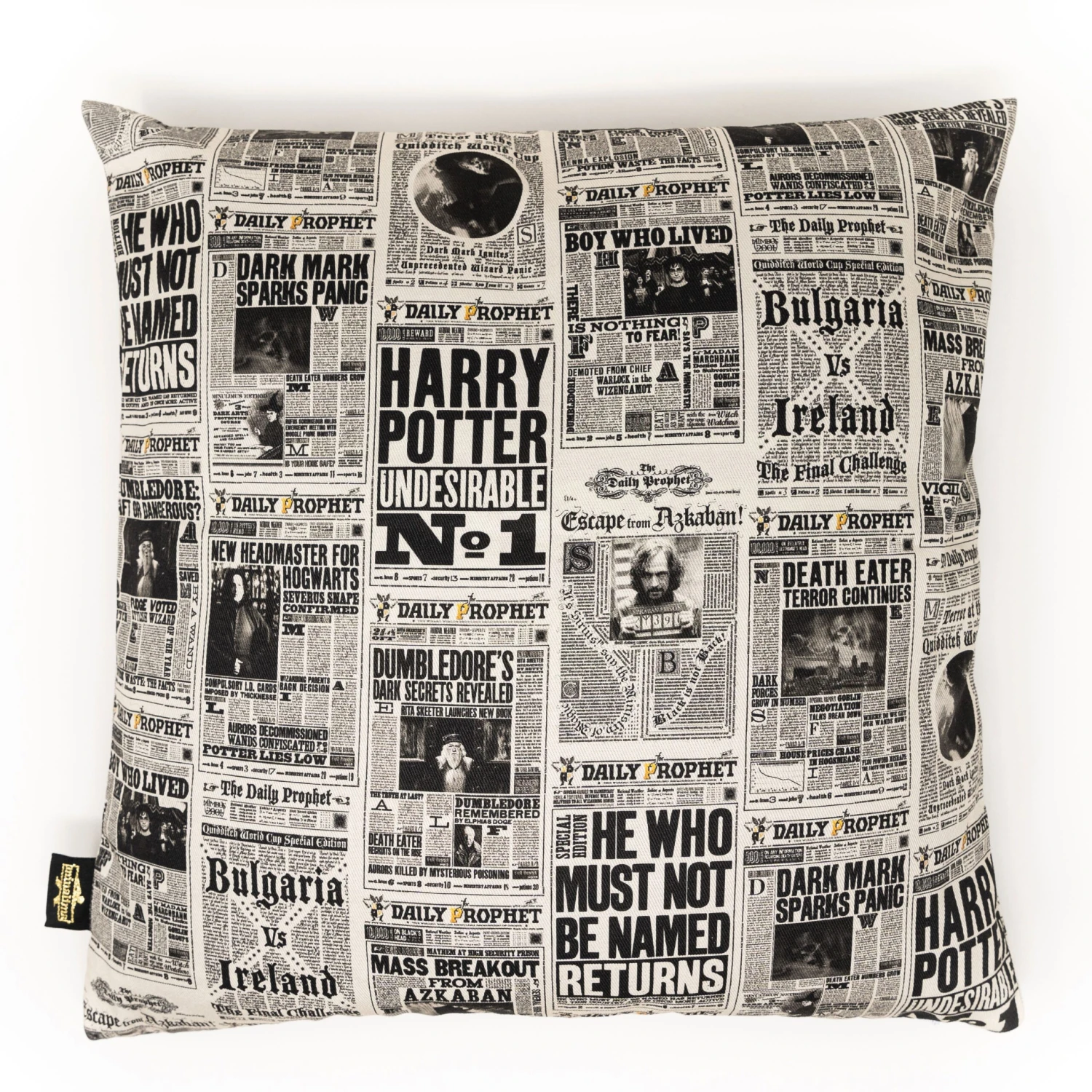 Housse De Coussin 100% Coton Gazette Du Sorcier - MinaLima 4 Housse De Coussin 100% Coton Gazette Du Sorcier - MinaLima – Image 2